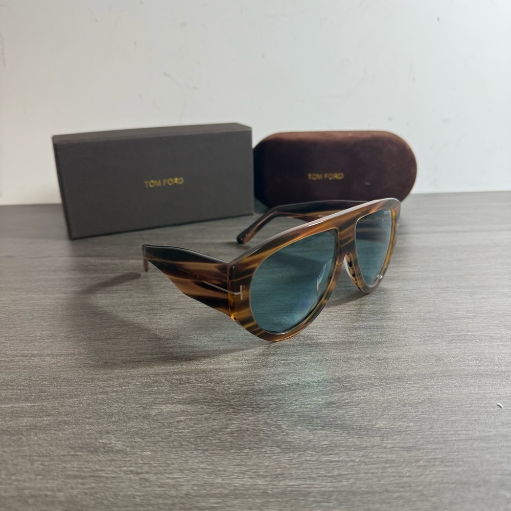 Tom Ford Tortoiseshell Brown Frame Sunglasses Wit… - image 2